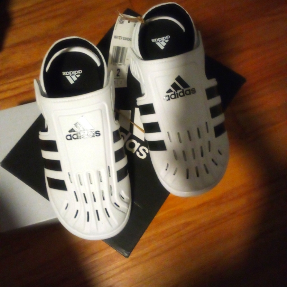 ADIDAS Water Shoe 💦 *NEW* Kids